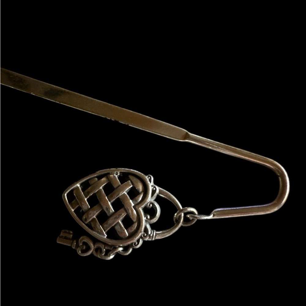 Elegant Silver Heart Bookmark (Brighton?) - Picture 3 of 5
